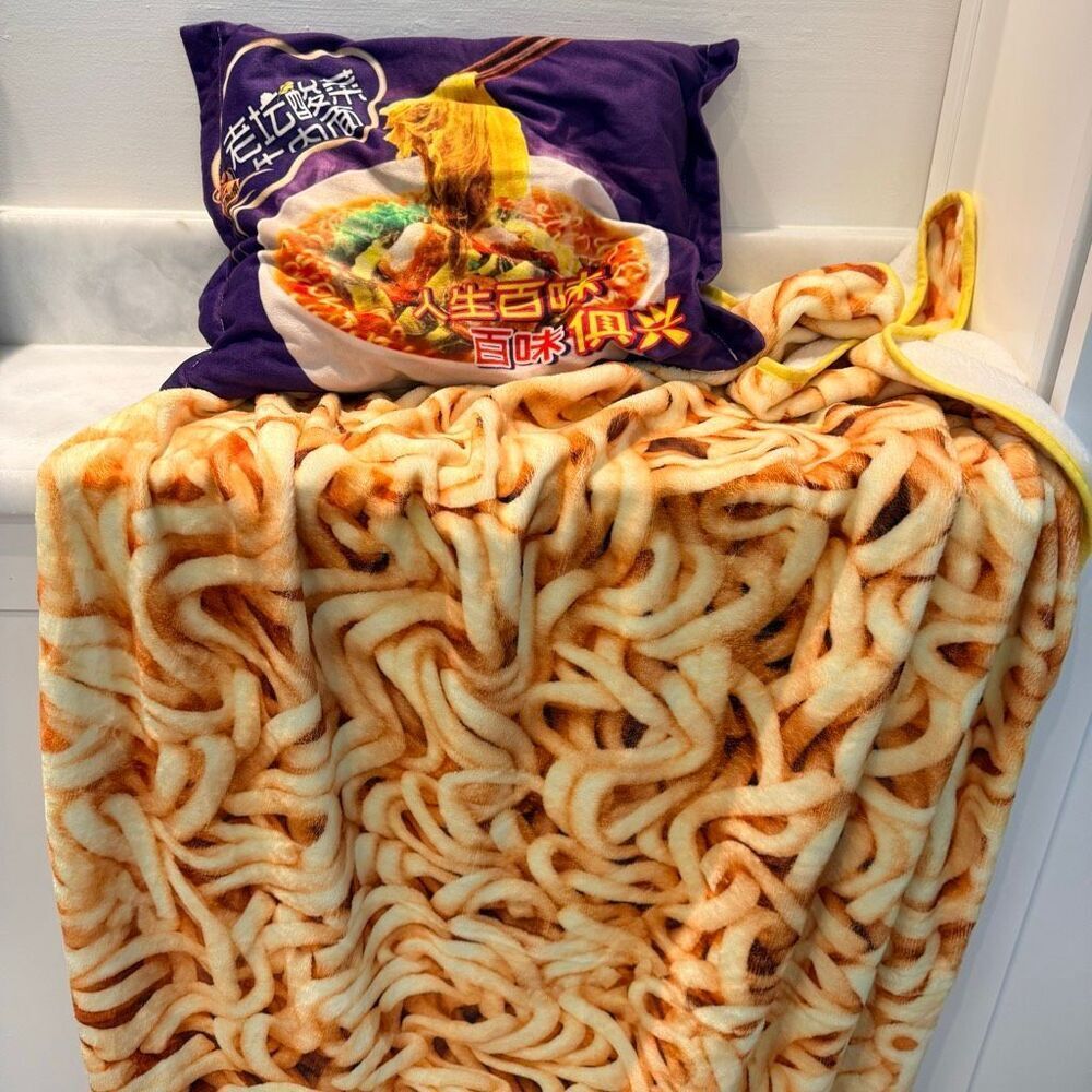 Kawaii Plush Multicolor Pillow and Instant Noodles Blanket Two-Piece Set